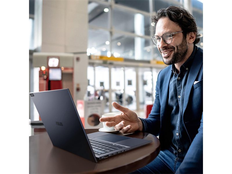Ноутбук/ ASUS B9403CVAR-PP2376 14"(2880x1800 OLED)/Intel Core 7 150U(1.8Ghz)/32768Mb/1024PCISSDGb/noDVD/Int:shared/Cam/BT/WiFi/63WHr/war 1y/0.97kg/Star Black/DOS + магн корп; NumberPad; чехол; кабель microHDMI--RJ45