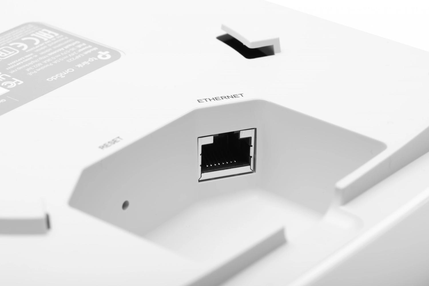 Точка доступа TP-Link EAP223 AC1350 10/100/1000BASE-TX белый