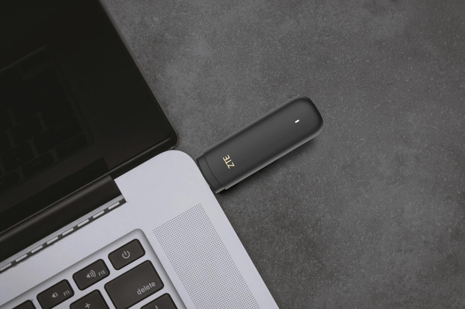 Модем 3G/4G ZTE F30Pro USB Wi-Fi VPN Firewall +Router внешний черный